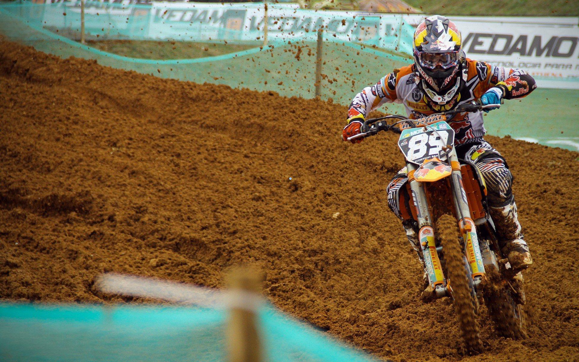 西甲垫底莱万特3-0爆冷逆转塞维利亚，33岁阿森纳旧将神勇扑点立奇功