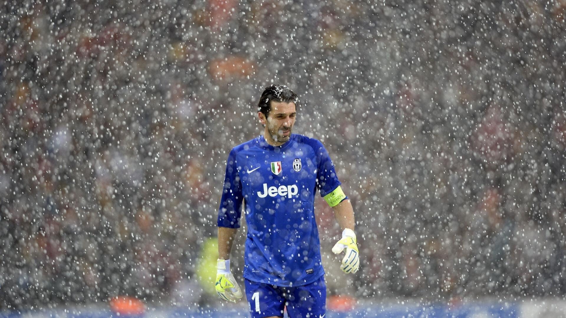 震撼足坛！利物浦报价1亿欧元求购巴黎圣日耳曼23岁锋线王牌，上赛季独造41球引爆豪门争夺战