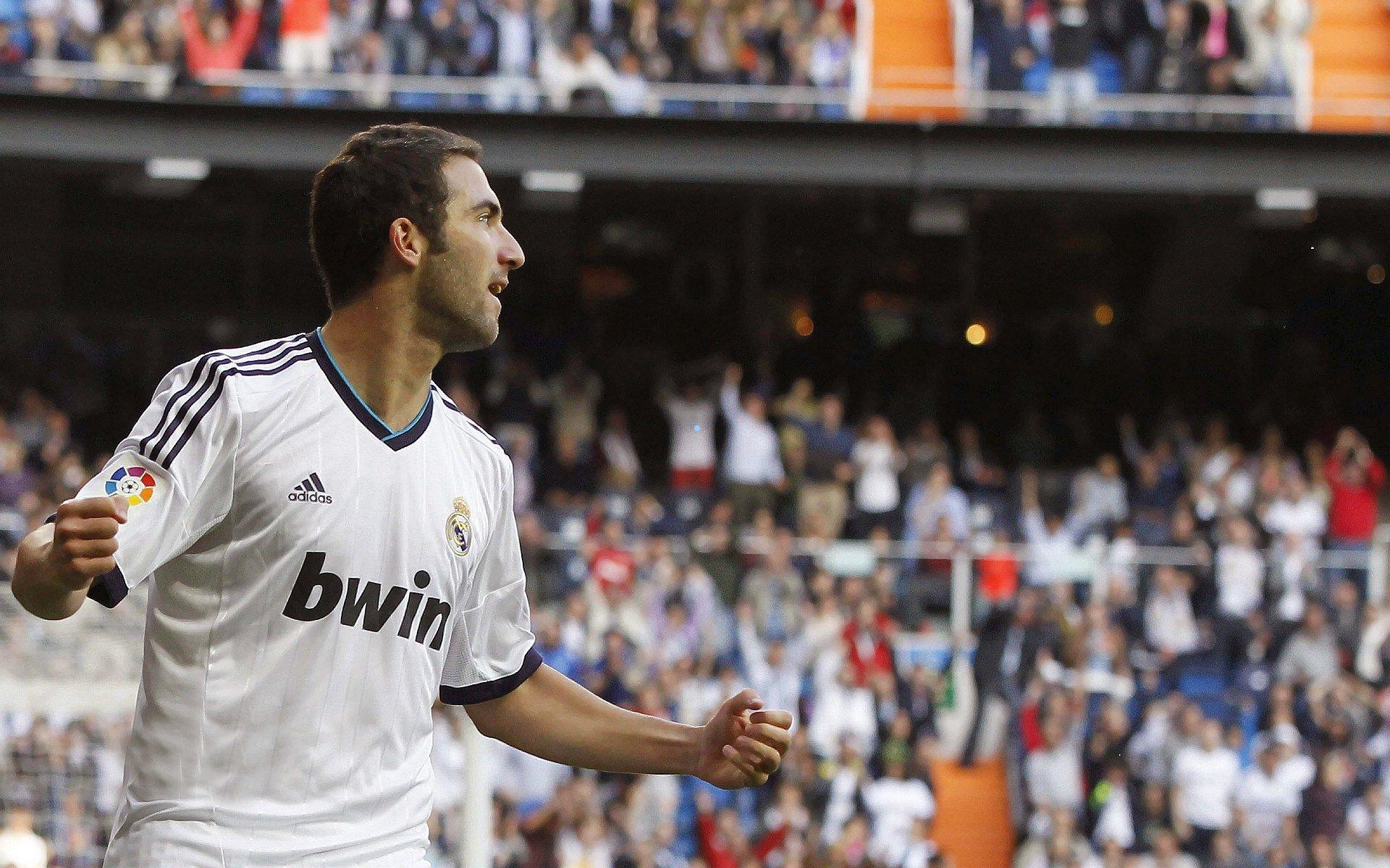 姆巴佩秘密飞抵沙特与皇马集结 专注训练开启新征程